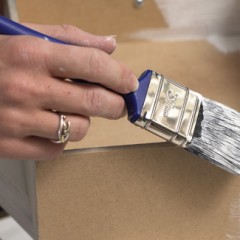 7 Steps on How to Repaint Old Furniture